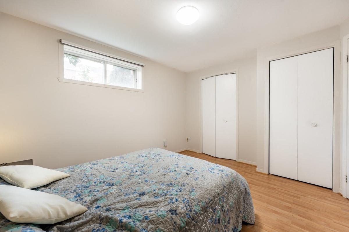 Autre vue de la chambre au sous-sol