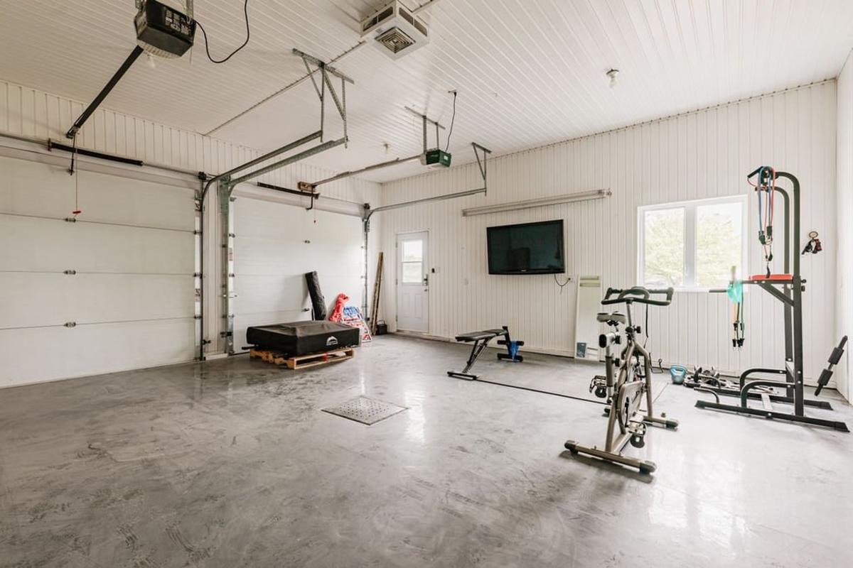 Intérieur du garage double