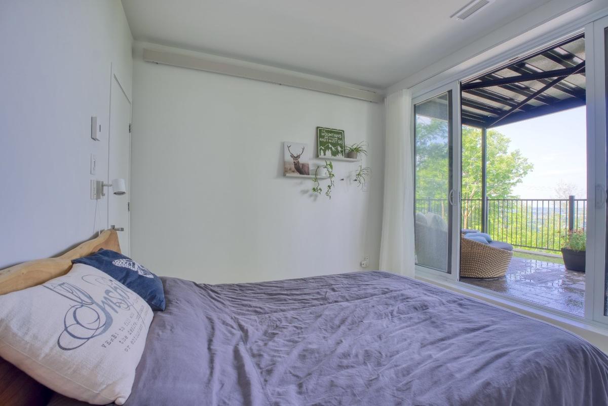 Autre angle de la chambre principale