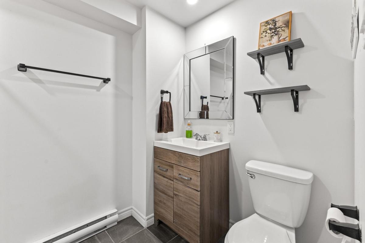 Salle de bain au sous-sol