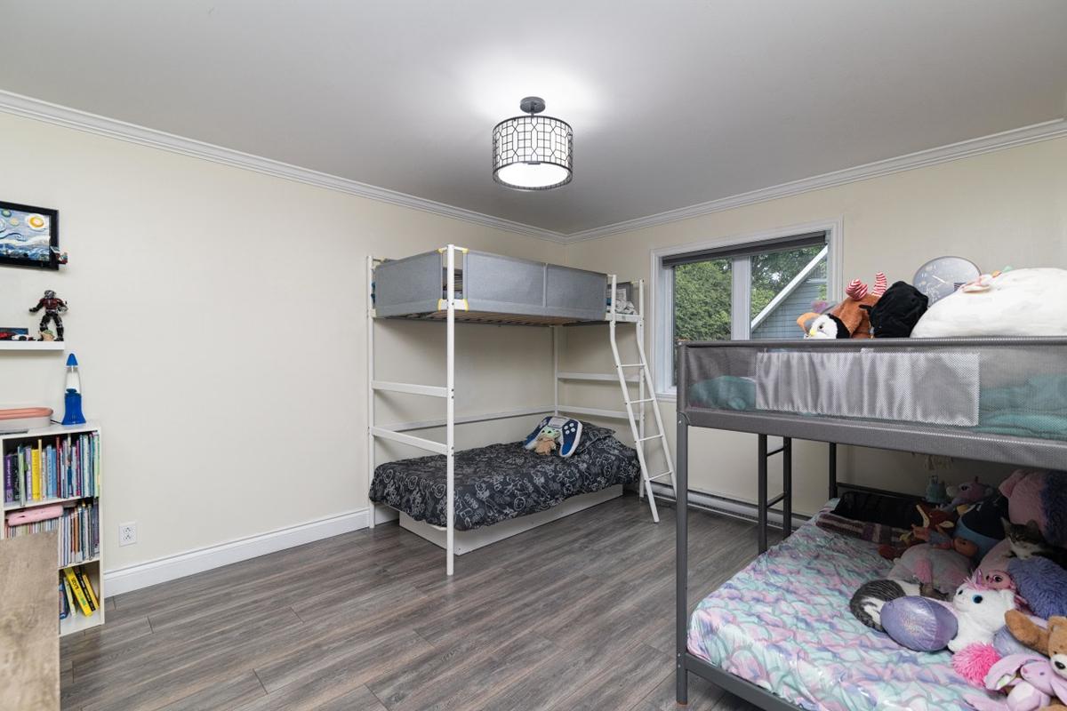 La chambre principale, spacieuse et lumineuse
