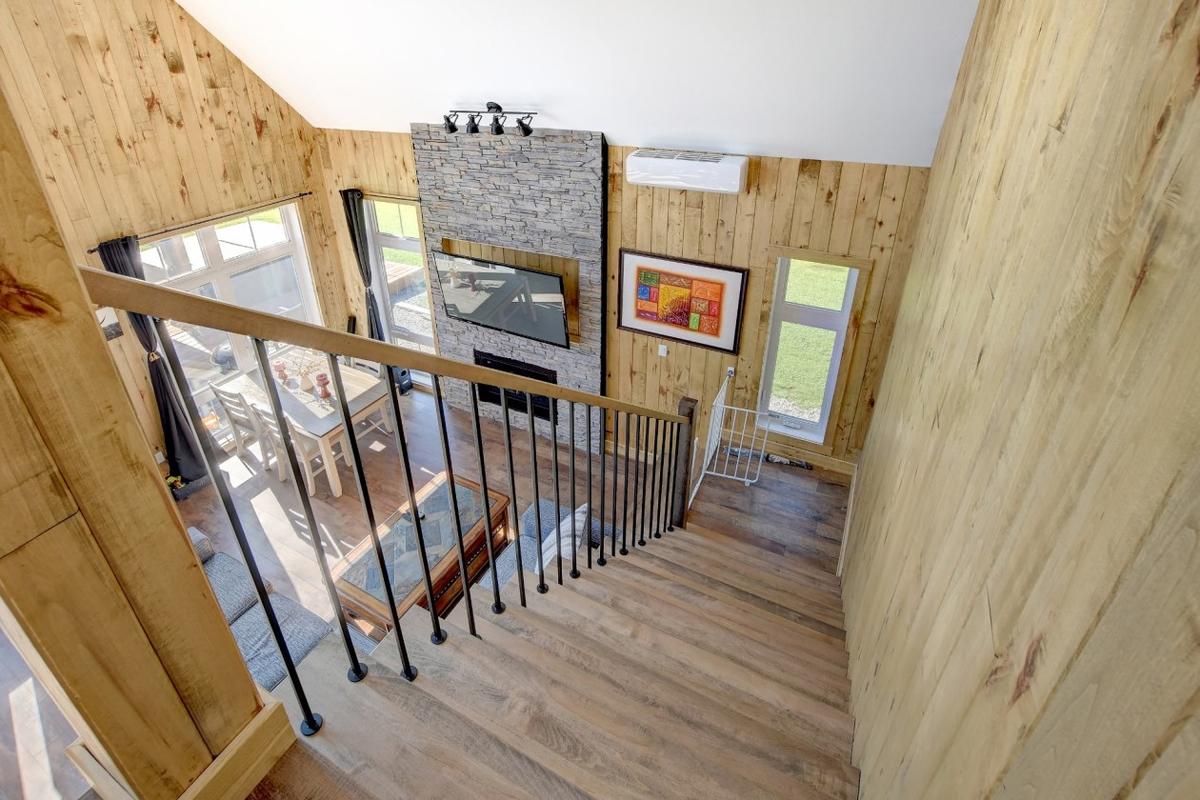 L'escalier vers la mezzanine