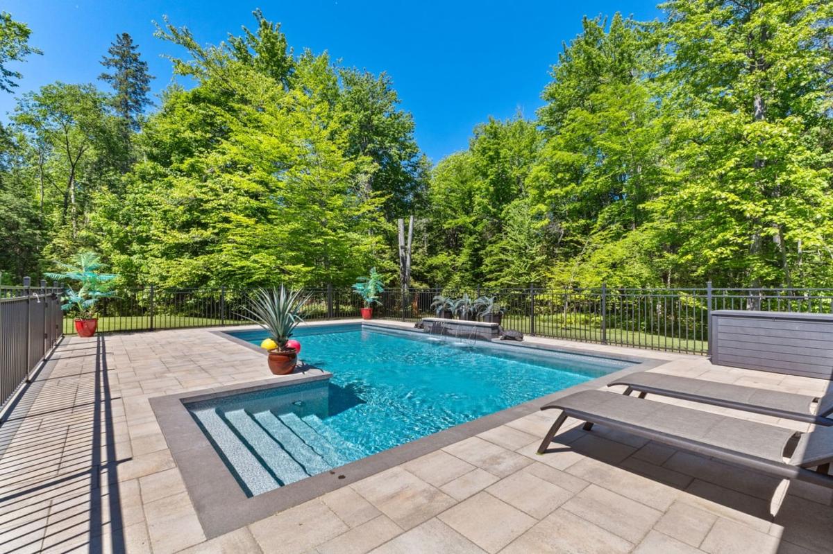 Terrasse aménagée avec pergola