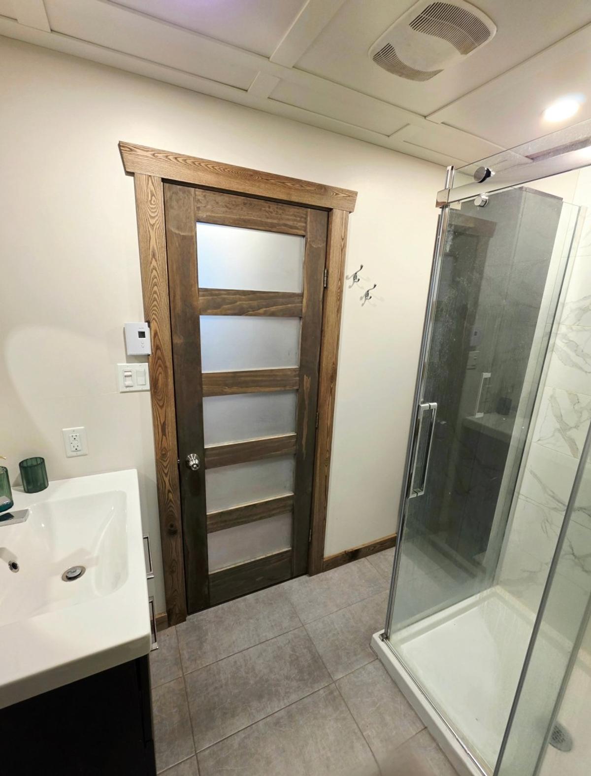 Salle de bain au sous-sol