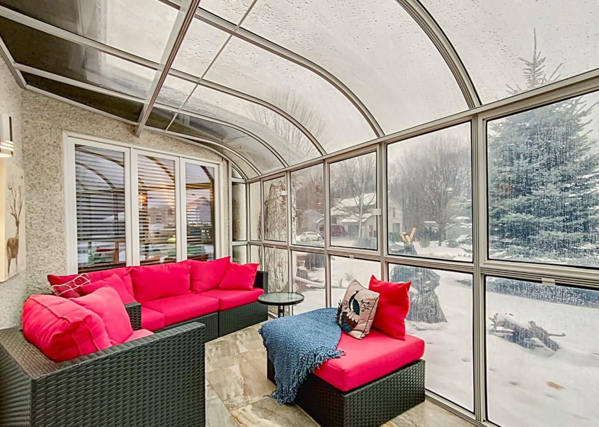 Intérieur chaleureux de la résidence
