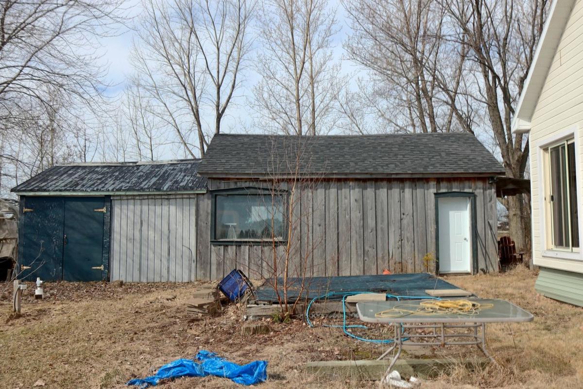 Le garage existant sur le terrain