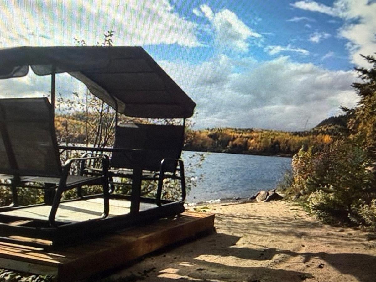 Bord de l'eau et accès au lac