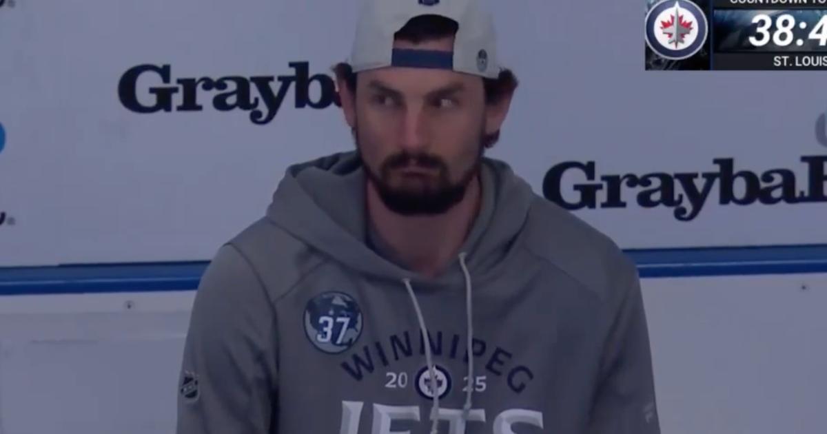 Connor Hellebuyck 