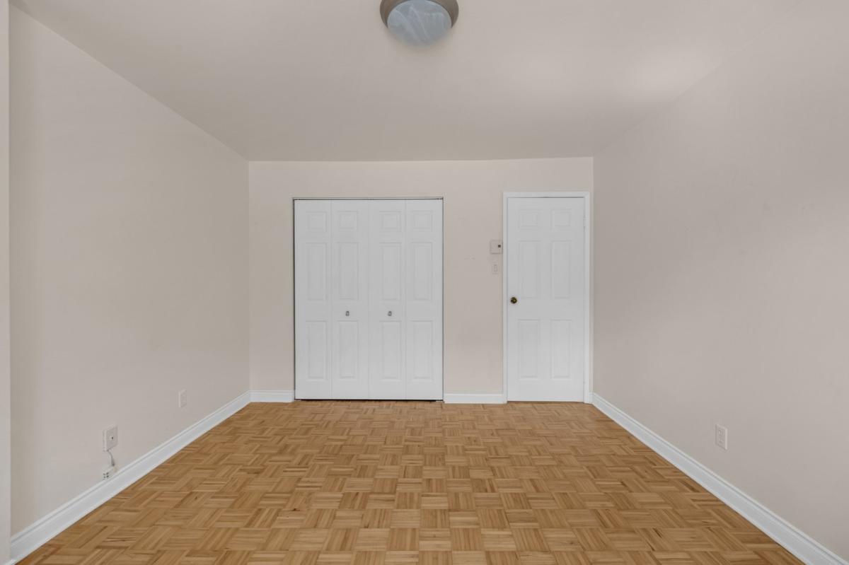 Autre vue de la chambre principale