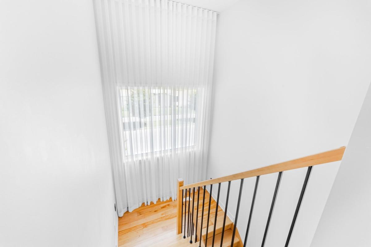 Escalier menant aux étages
