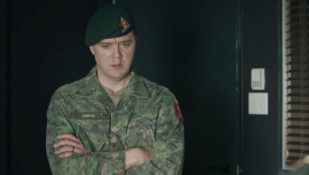 Vincent-Guillaume Otis dans son personnage de Louis-Philippe Savard dans Les Armes