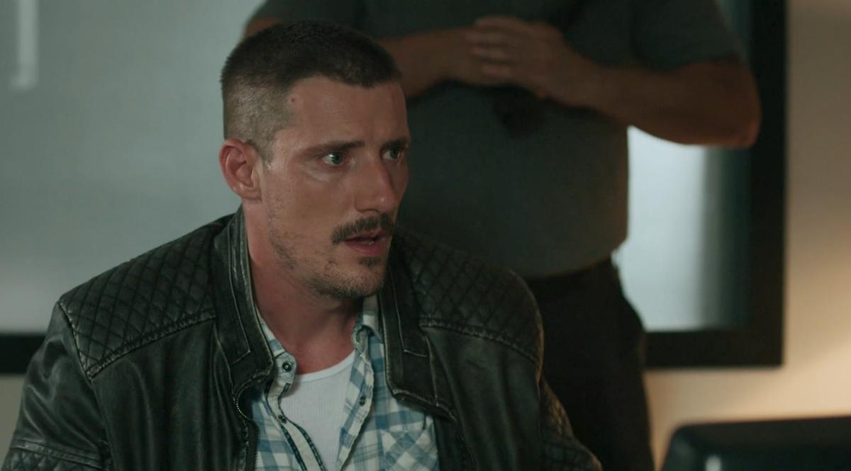 Frédéric Millaire Zouvi dans Les Armes