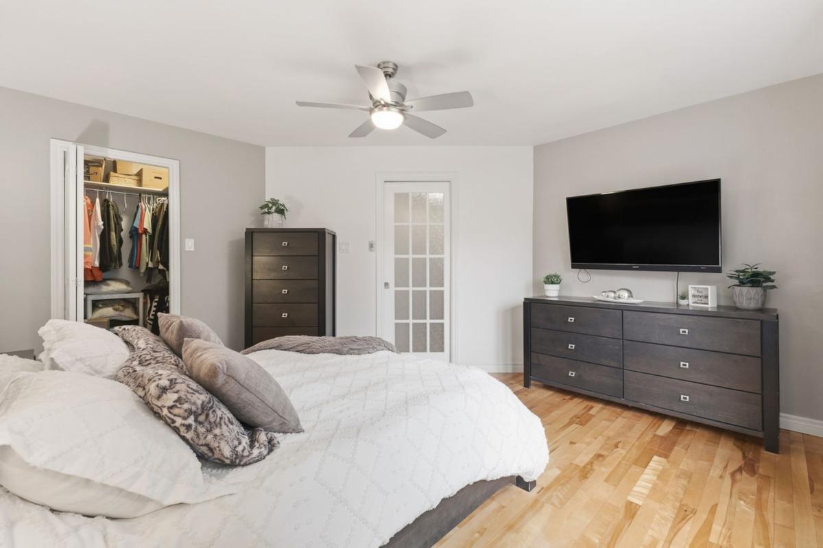 Autre angle de la chambre principale