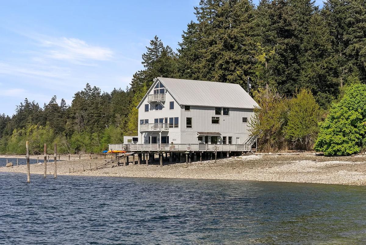 The Boathouse