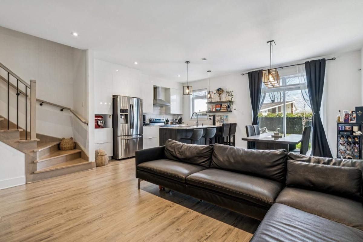 Lumineuse et moderne : une maison à étages clé en main à deux pas de la Baie Miller à Boisbriand