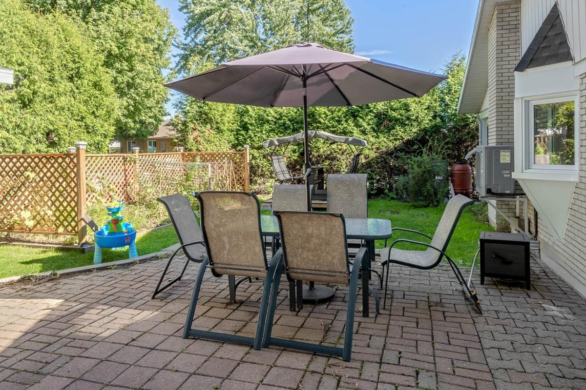 Terrasse et accès au jardin