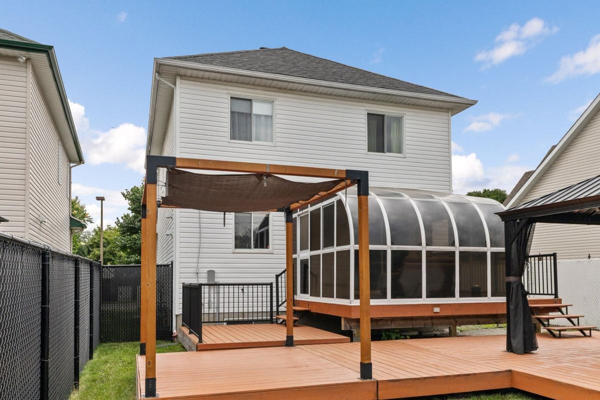 Terrasse spacieuse avec espace spa