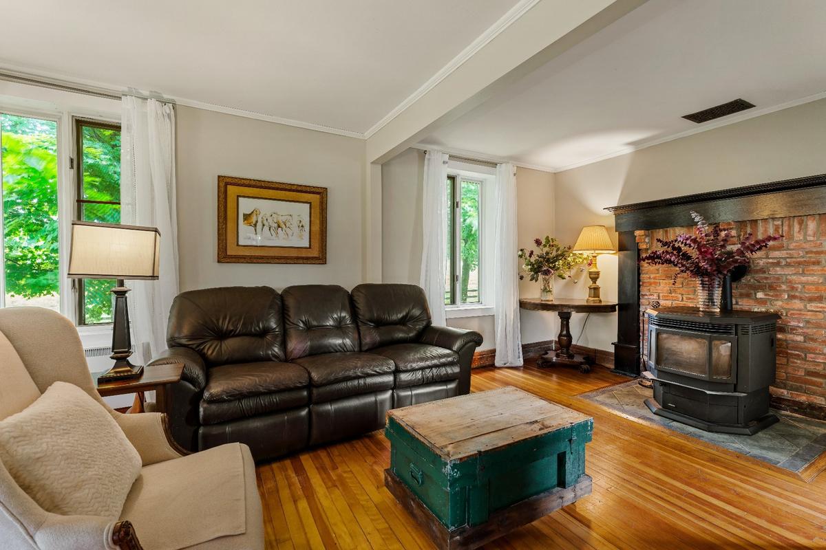 328 Ch. du Centre Lac-Brome
