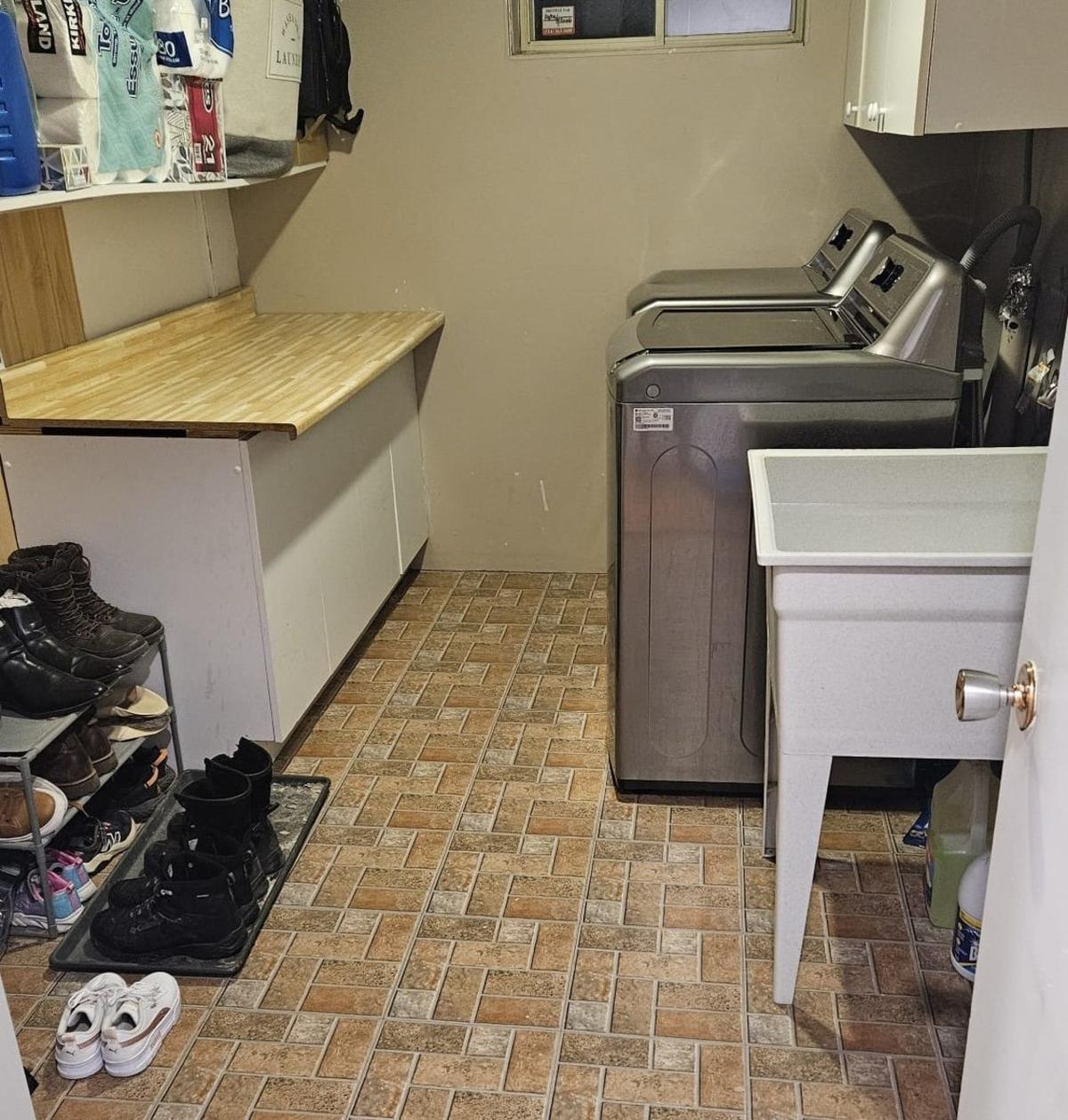 Salle de lavage bien aménagée