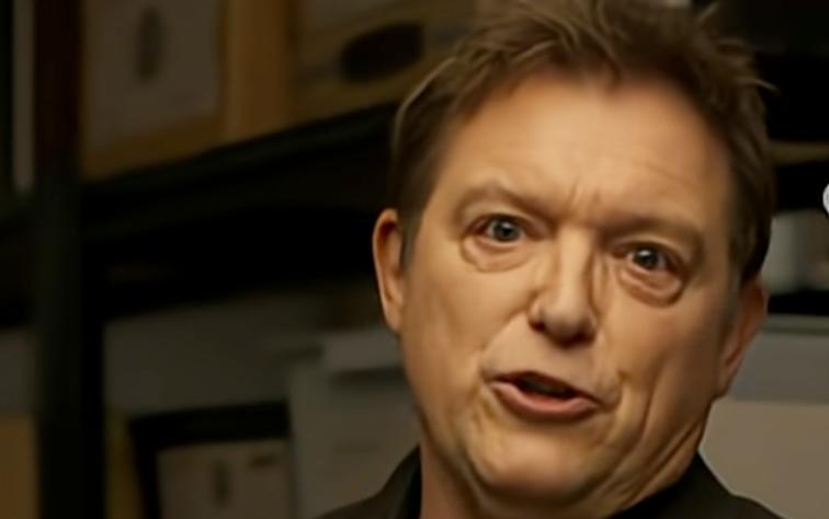 Vincent Graton dans son personnage de Christian Thibeault, lieutenant de l'escouade Antigang