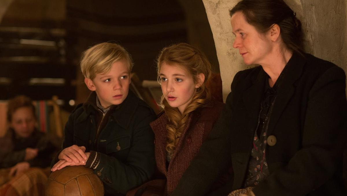 Sophie Nélisse dans La voleuse de livres