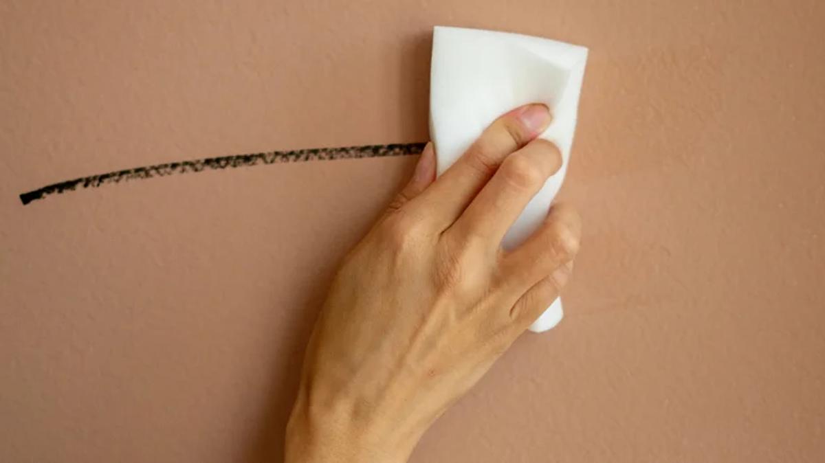 Crayon sur mur