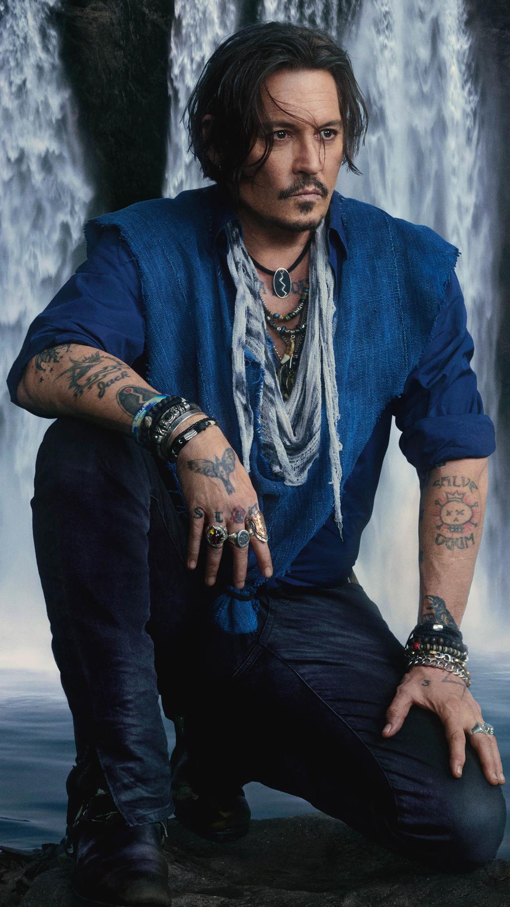 Johnny Depp dans une publicité du parfum Sauvage, de Dior