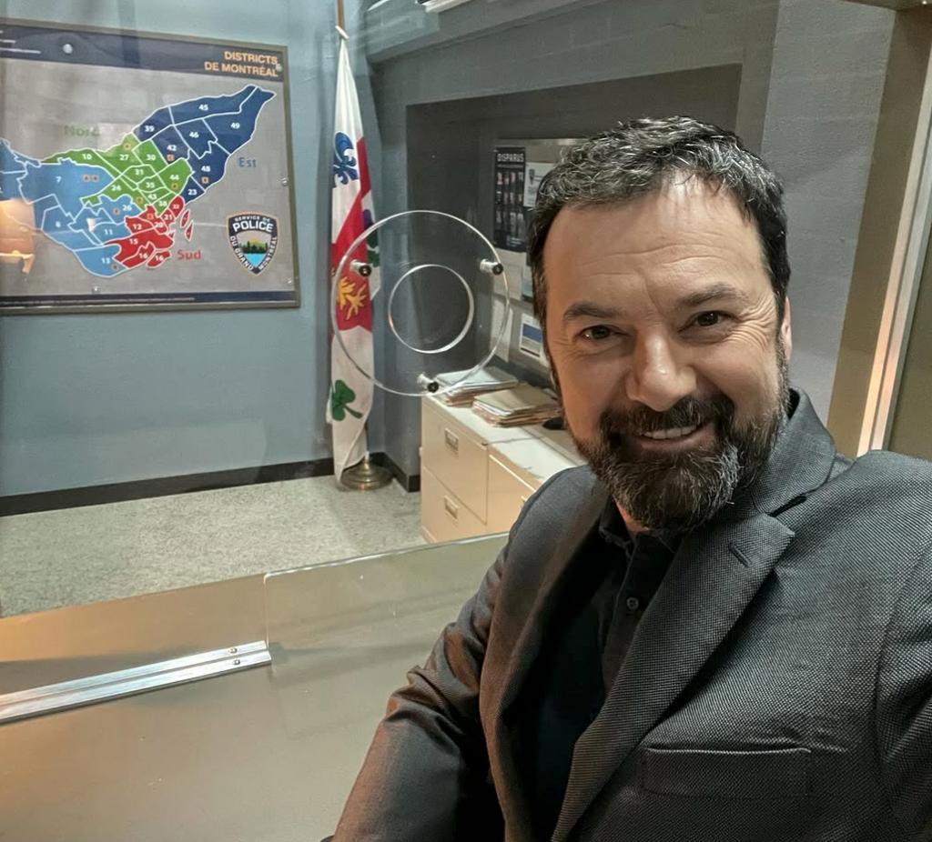 Jeff Boudreault dans District 31 alors qu'il joue Jean Brière