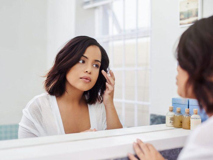 Femme au miroir