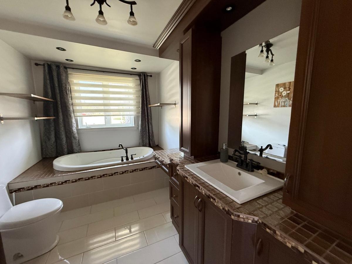 Salle de bain du rez-de-chaussée