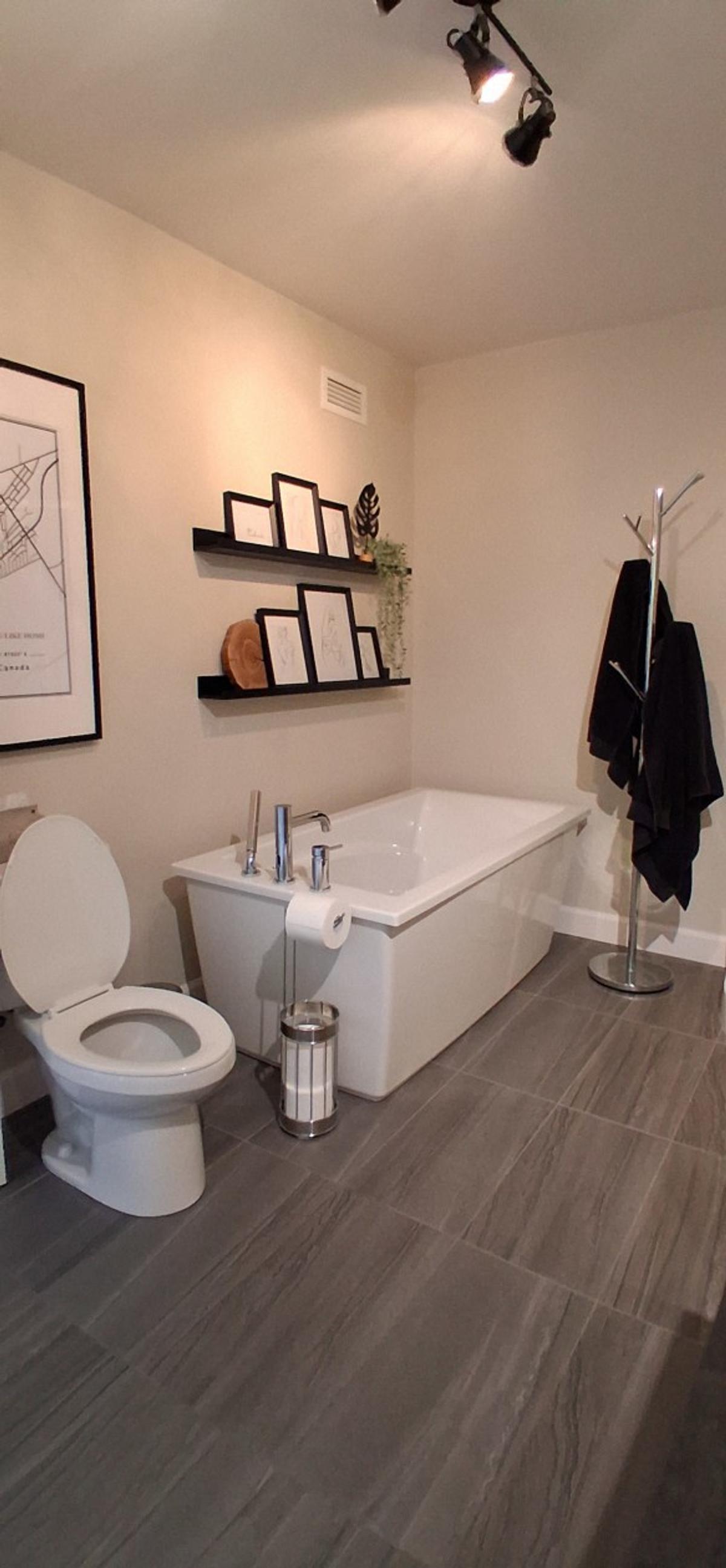 Salon ouvert sur l'aire de vie