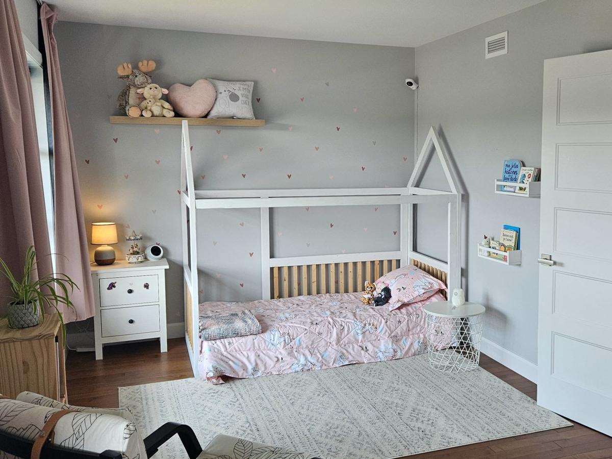 Deuxième chambre, lumineuse et polyvalente
