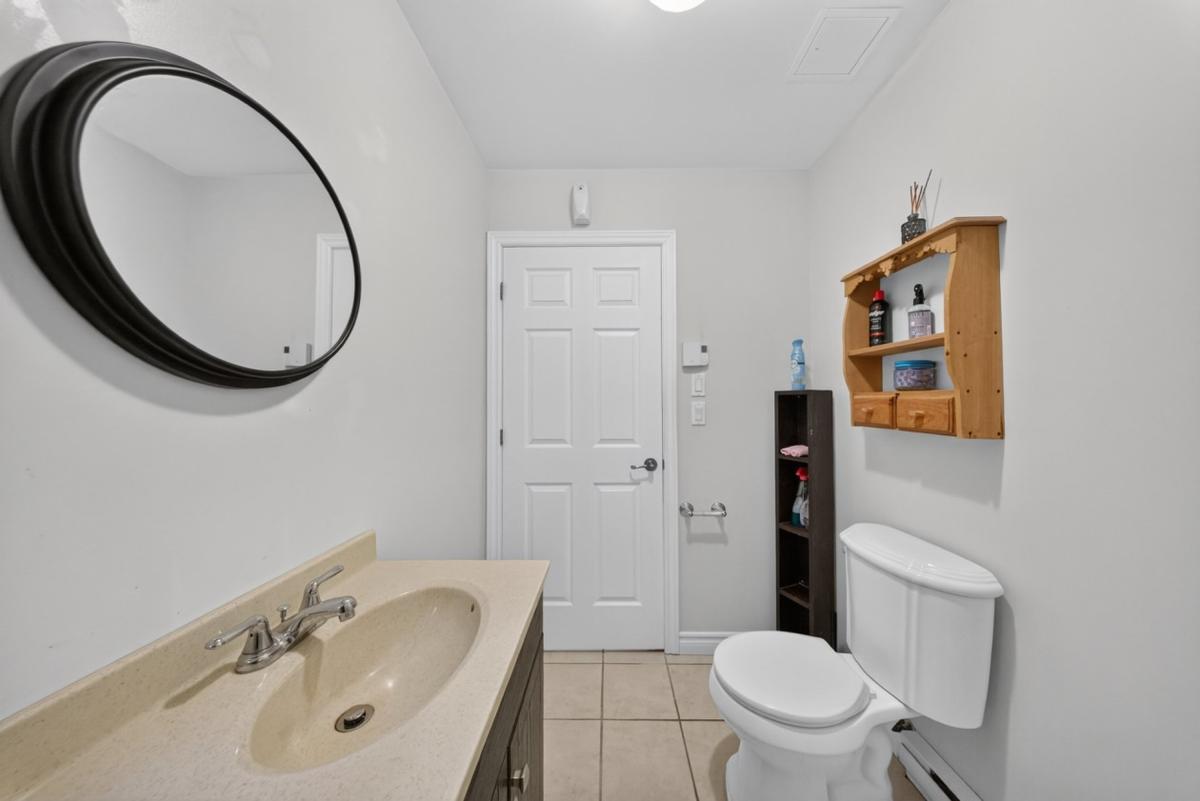 Détail de la salle de bain inférieure