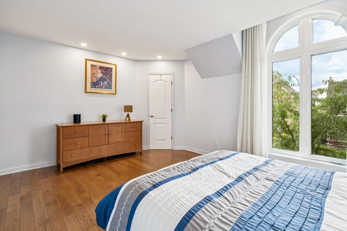 Autre vue de la chambre principale