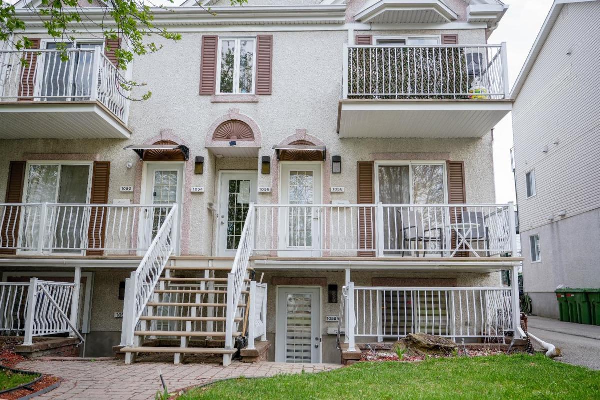 Façade du condo face au parc