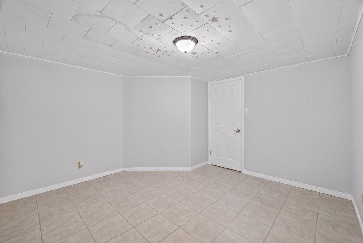 Chambre au décor sobre
