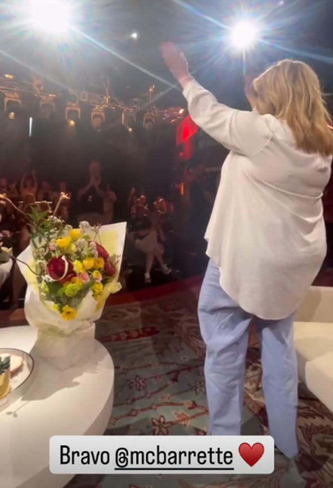 Marie-Claude Barrette et un bouquet de fleur