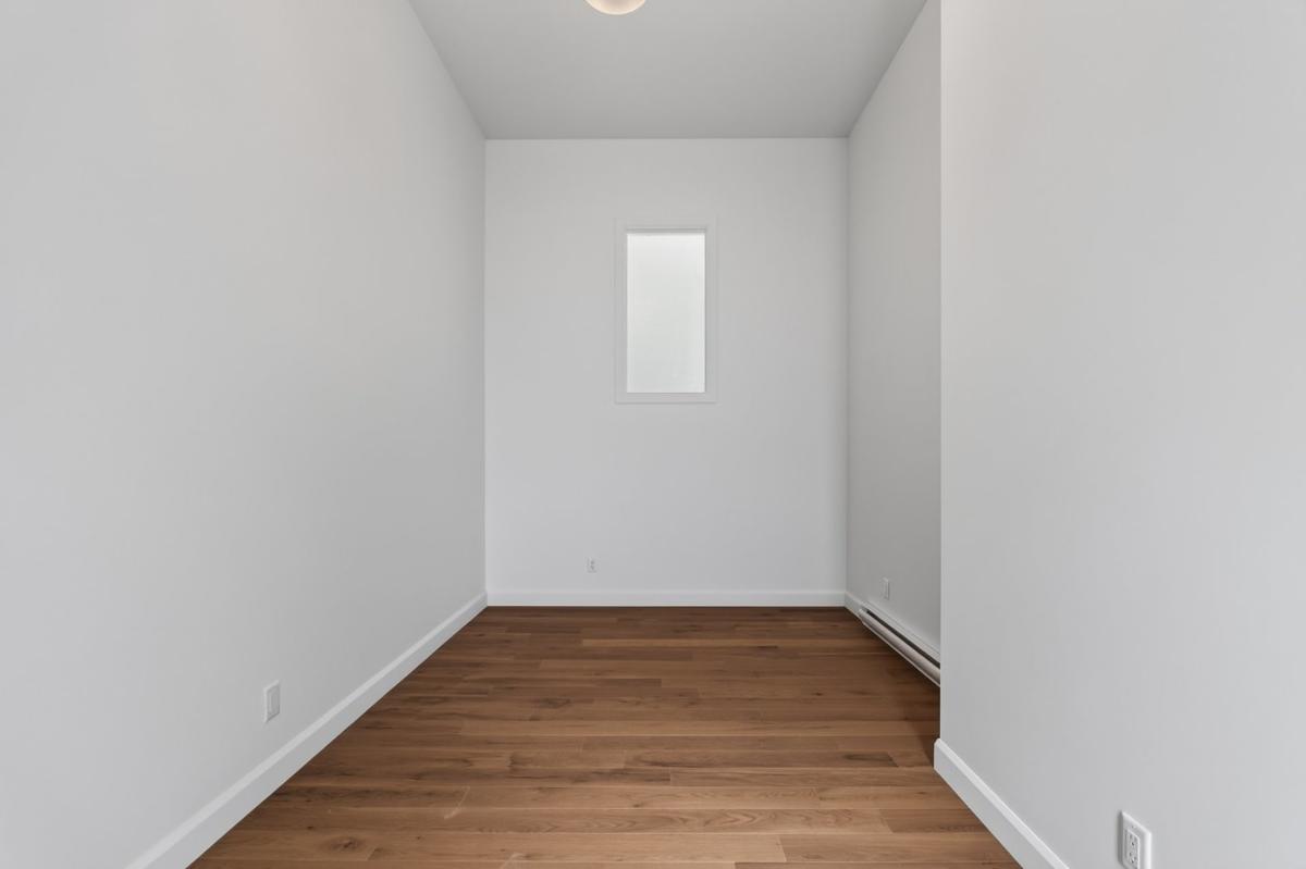 Bureau baigné de lumière