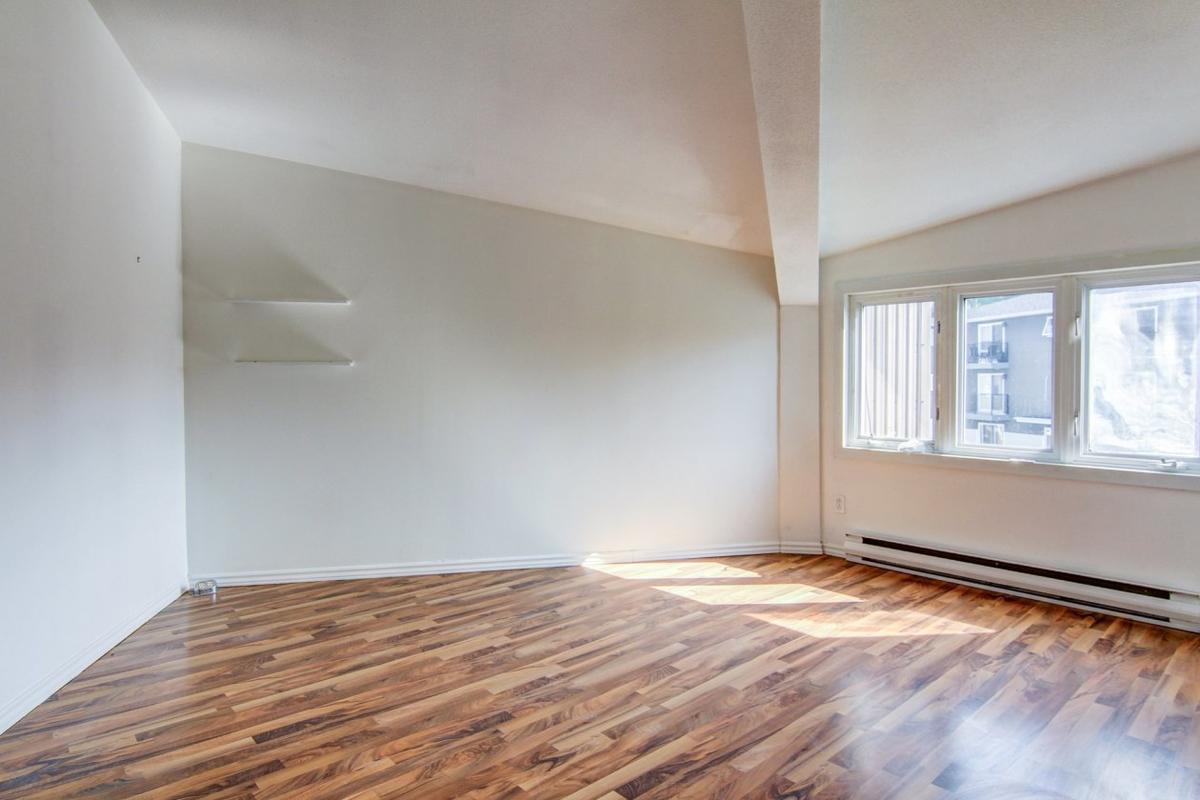 Première chambre spacieuse