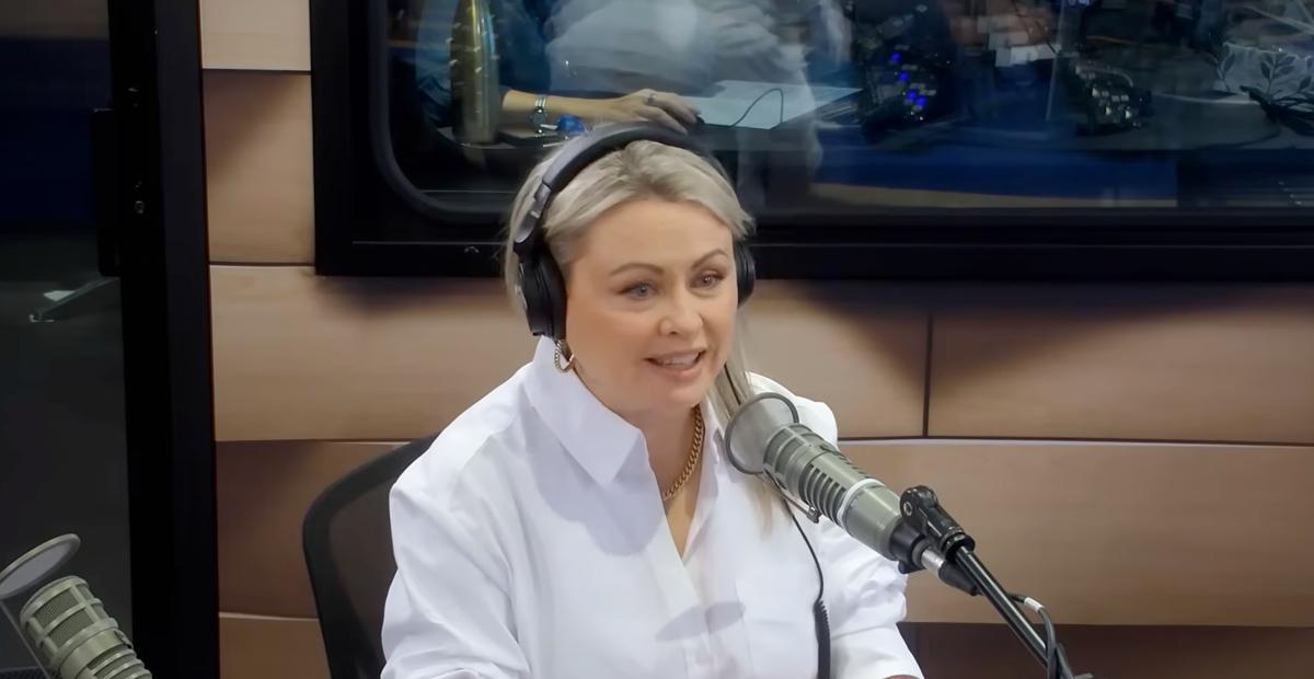 Mitsou en entrevue au 98.5 FM
