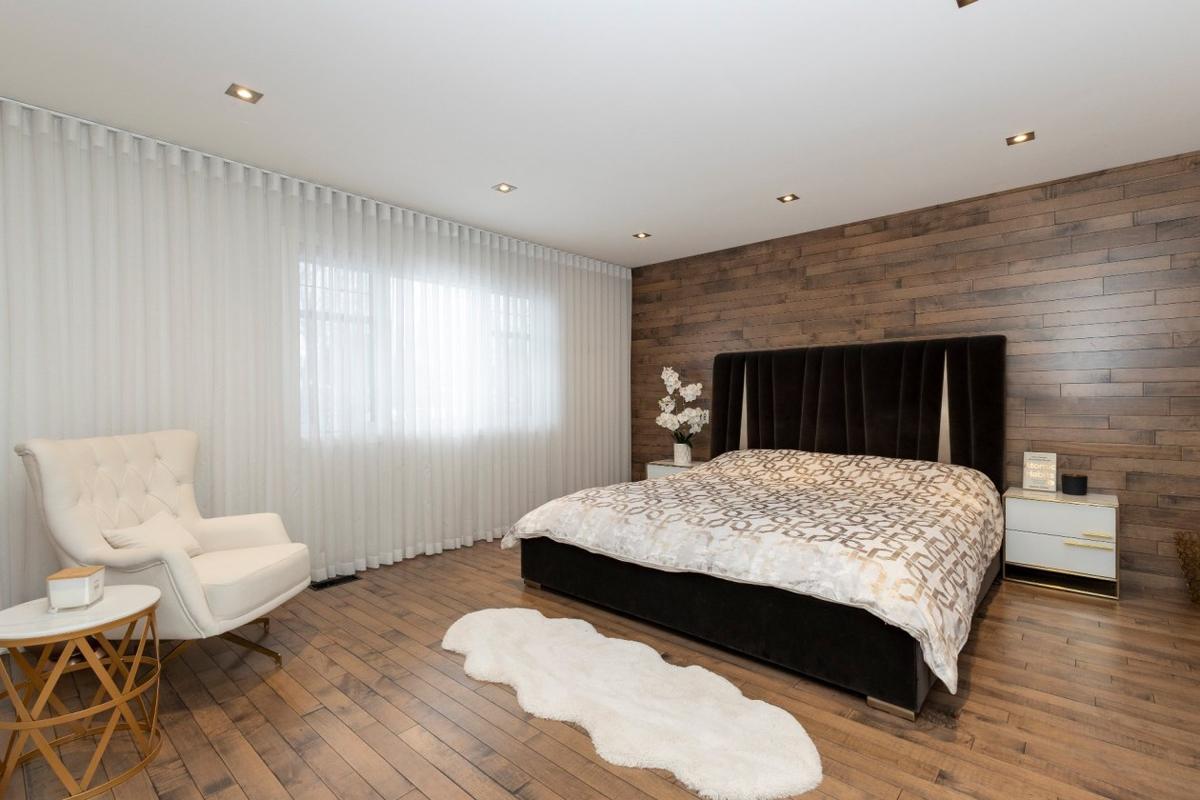 Vue complémentaire de la chambre principale