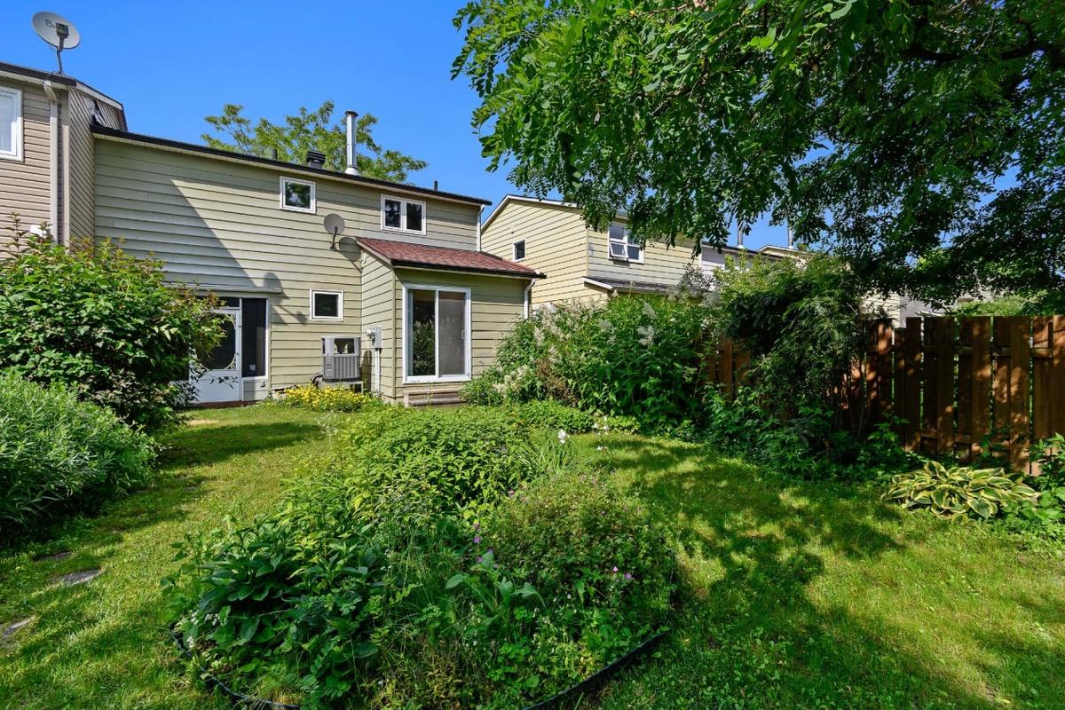Arrière de la maison et accès au parc