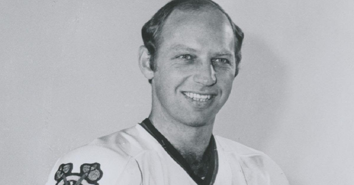 Dennis Hull-Blackhawks-NHL-feat