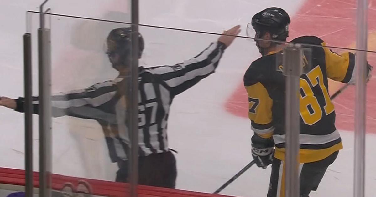 Sidney Crosby-Karate Chop-Ref