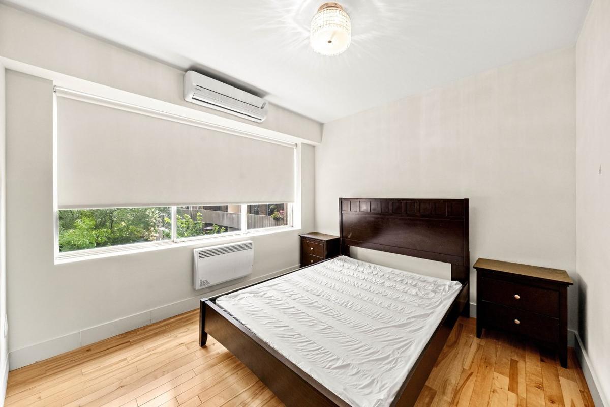 La chambre principale, calme et lumineuse