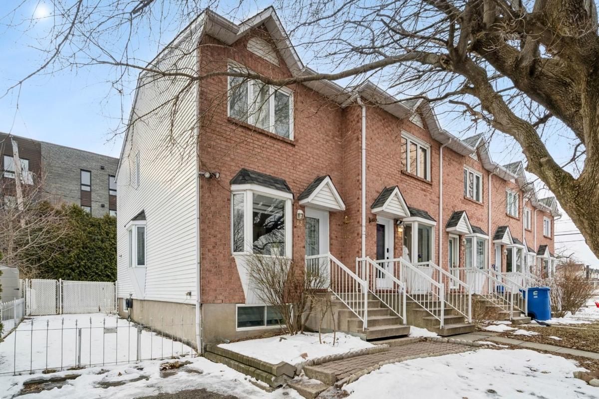 Lumineuse et bien pensée : une maison de coin à Saint-Constant où chaque pied carré compte vraiment
