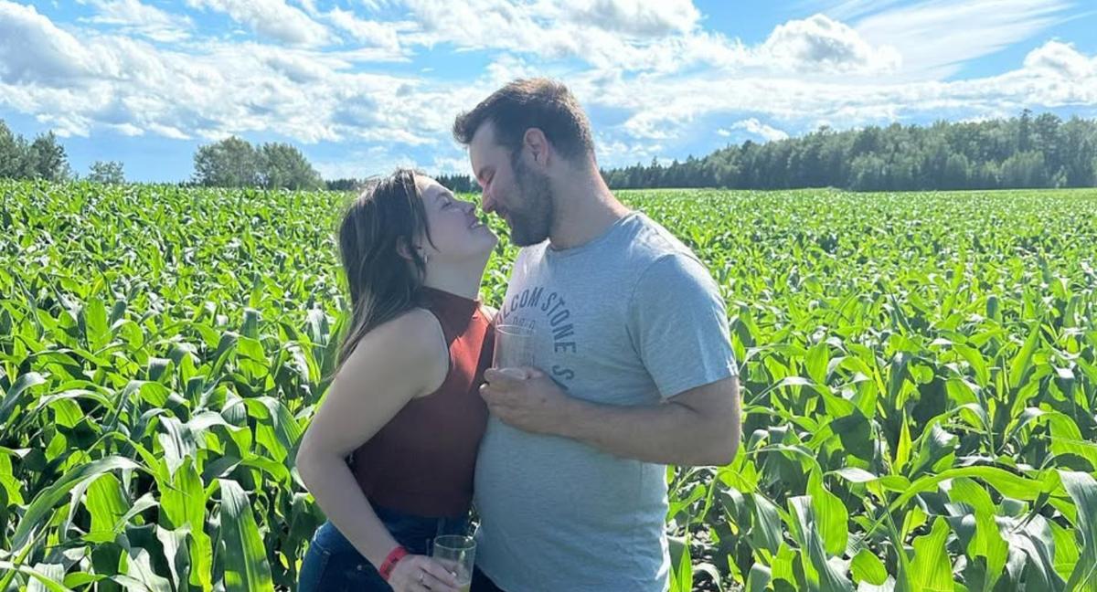 Kim et Marc-Étienne de l'Amour est dans le pré