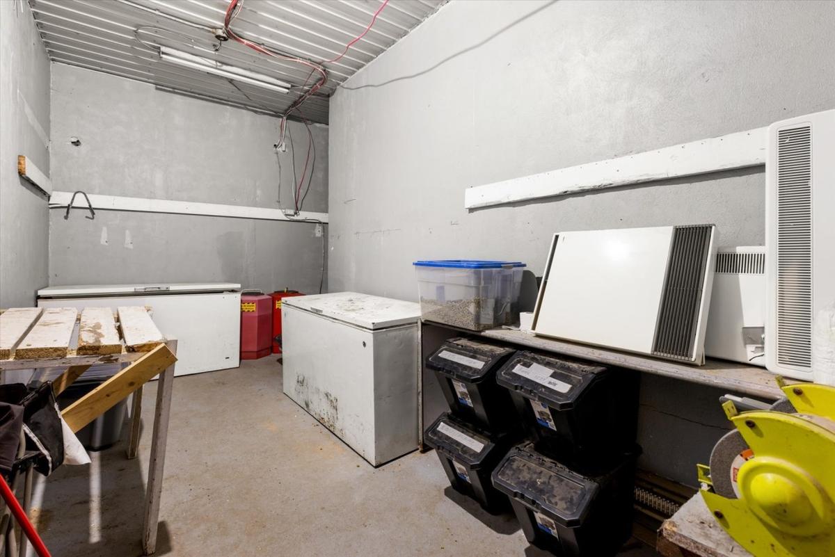 Intérieur d'un bâtiment de rangement
