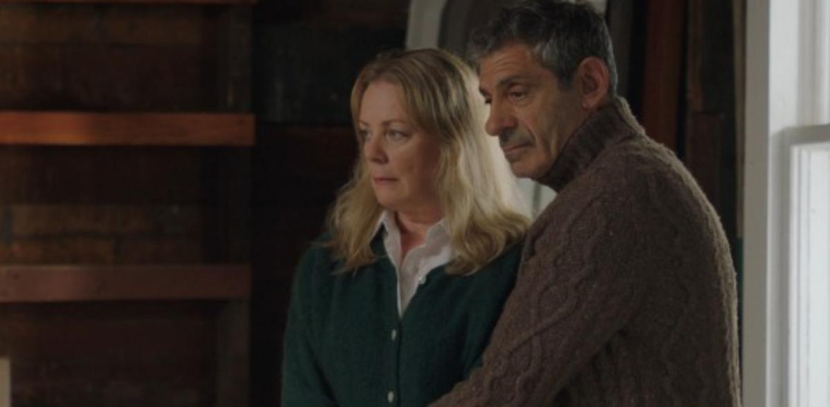 Éric Hoziel et Anie Pascale dans Indéfendable