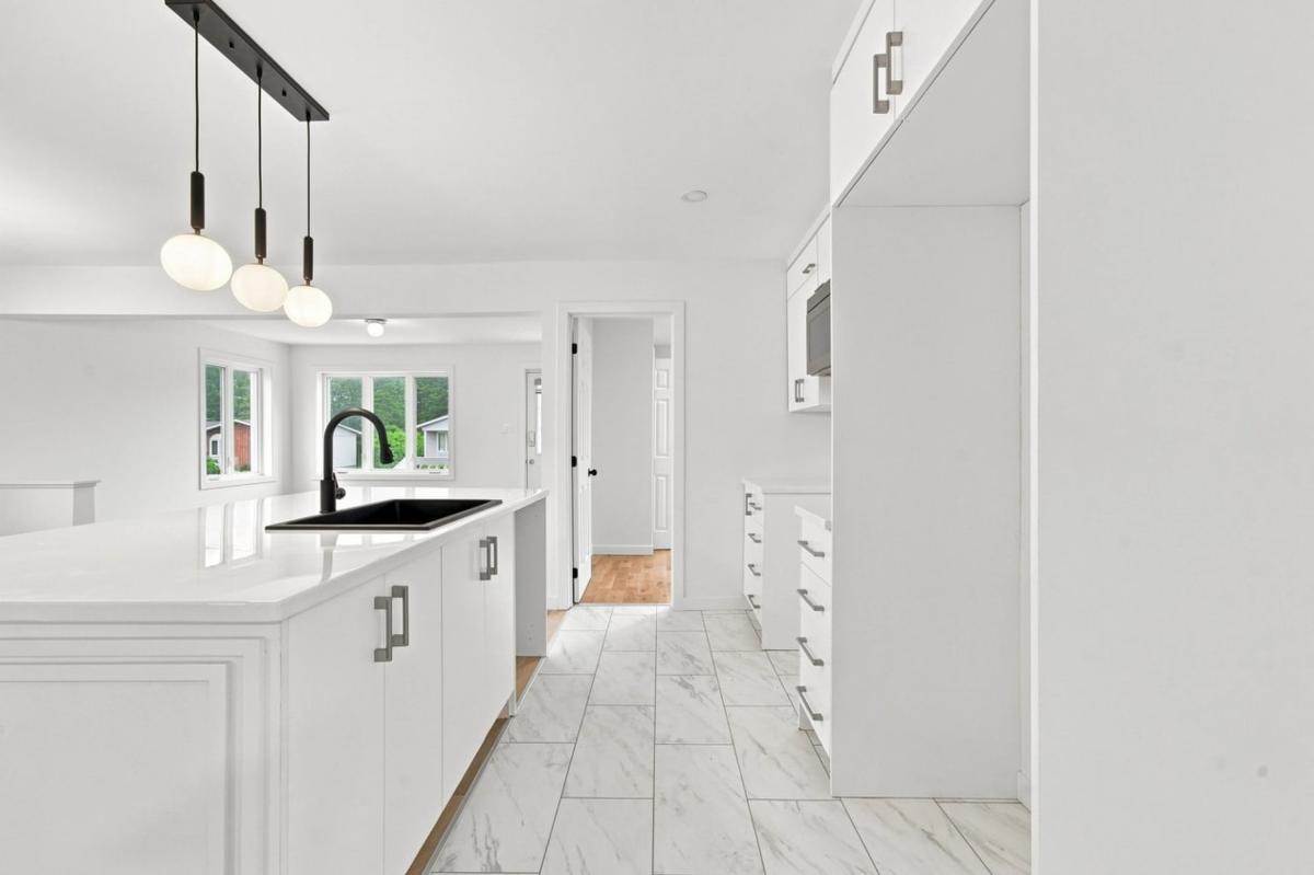Espace cuisine avec îlot